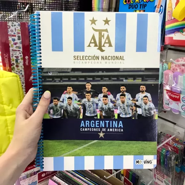 Cuaderno Universitario A4 Mooving Selección