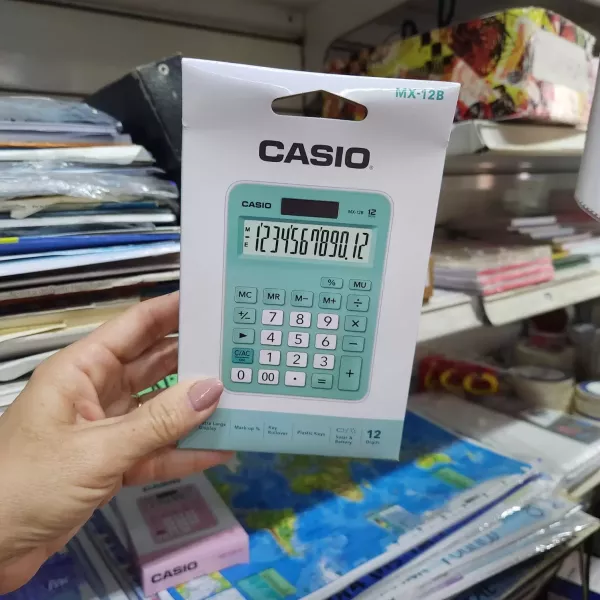 Calculadora de escritorio Casio color